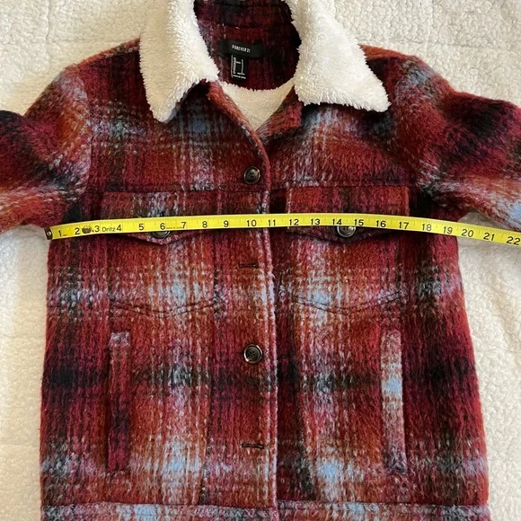 Plaid Sherpa-Lined Trucker Jacket - Picture 10 of 16